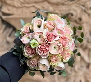 Blumenschmuck für Hochzeitsauto