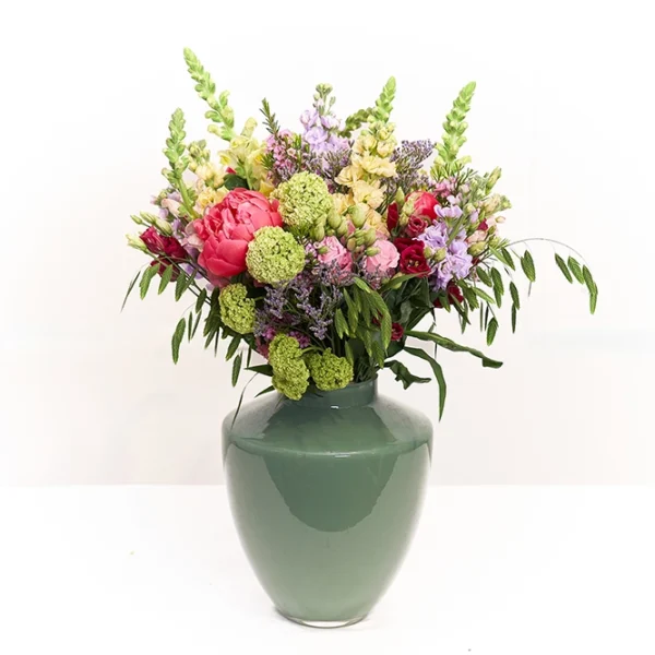 Sommerblumenstrauß in Cremetönen 3