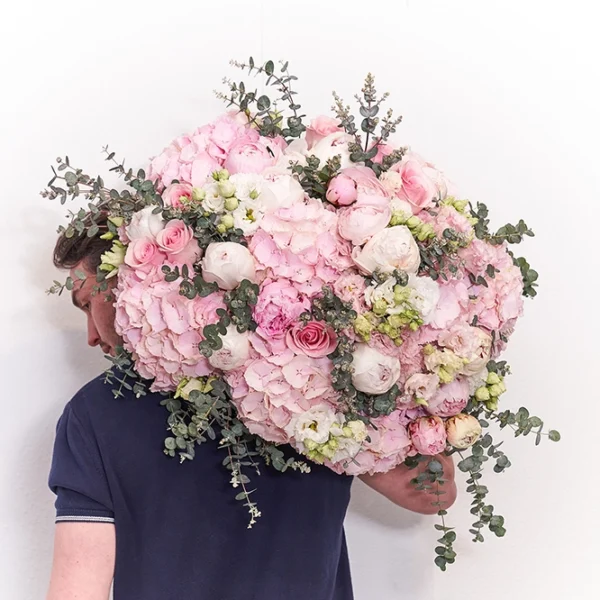 Blumenstrauß mit Hortensien in Rosa 3