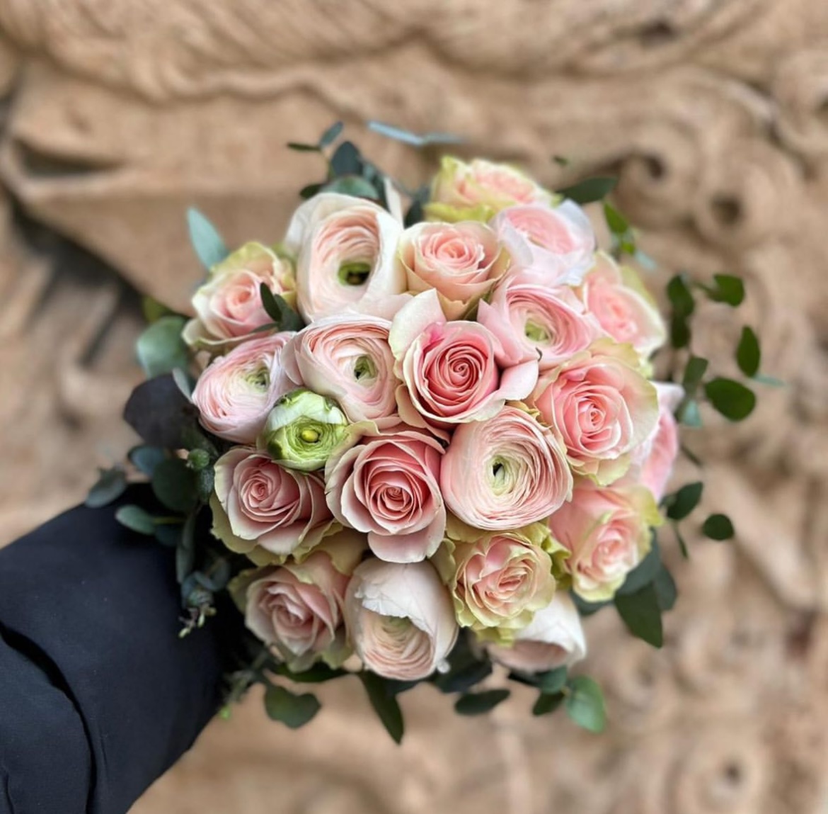 Blumenschmuck für Hochzeitsauto